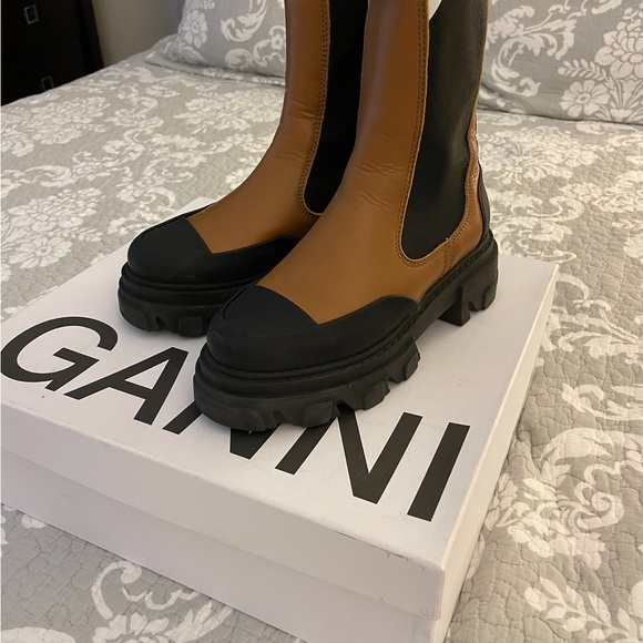 Ganni Chelsea Boots - Picture 6 of 10